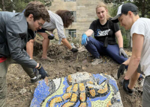 В Тбилиси спасают старую мозаику, о существовании которой раньше почти никто не знал