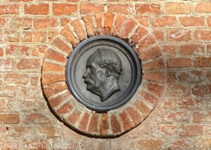 Как экспат в Тбилиси построил деловую империю, травя тараканов. История баварца Иоганна Цахерля