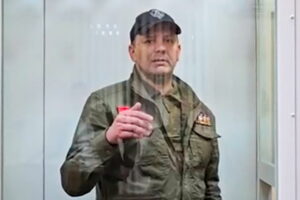 Подсудимый Палач. В Петербурге за cамострелы и взятки судят подполковника Фролова. До ареста его героизировали телеканалы и Минобороны, после — в его поддержку провели молебен