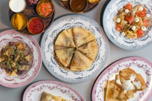 Насколько подорожали блины за год? Что поесть на Масленицу в Петербурге? И где попробовать спагетти из блинов?