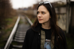 «меня зовут маша» — музыкальный проект Маши Родичевой. Она живет в Тбилиси и поет об эмиграции, ментальных трудностях и новой жизни. Мы поговорили