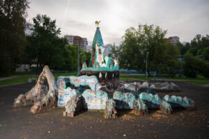 Российский Диснейленд. Петербург нашего детства и мерч «Бумаги»